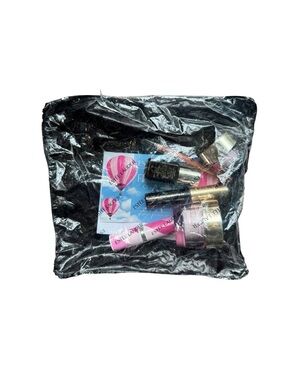 Estée Lauder Travel Gift Set w/ Cosmetic Bag
